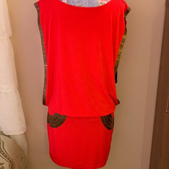 BEBE NWT PARTY DRESS BRIGHT ORANGE WITH GOLD DETAIL SIZE MEDIUM. - Picture 9 of 10